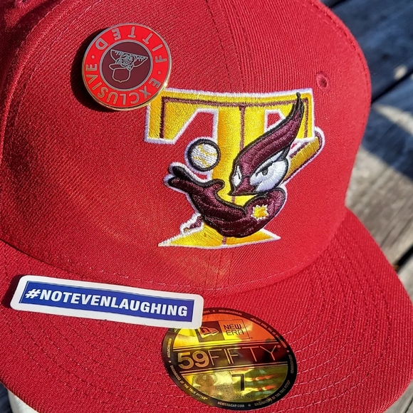 Burgundy Toronto Blue Jays Maroon Bottom Toronto Flag Side Patch "Chipotle Colle - Picture 1 of 2